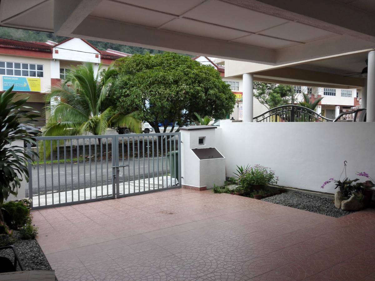 Wong Bentong Makmur Homestay Exterior photo